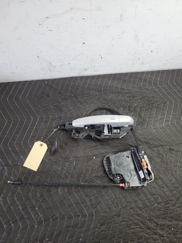 Used Oem Gmc Left Driver Rear Door Lock Latch & Handle for 2018-2024 Terrain