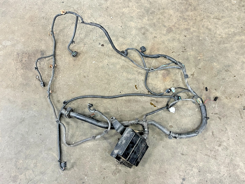 ⭐2014-2019 INFINITI Q70L 5.6L V8 ENGINE BAY FUSE BOX WIRING HARNESS OEM LOT2673