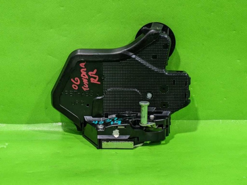 04 05 06 TUNDRA CREW CAB RIGHT REAR DOOR LOCK LATCH ACTUATOR OEM 4537-19