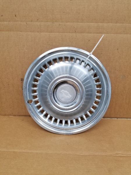 Wheel Cover HubCap Excluding Caprice Fits 71-72 CHEVROLET PASS. 256351
