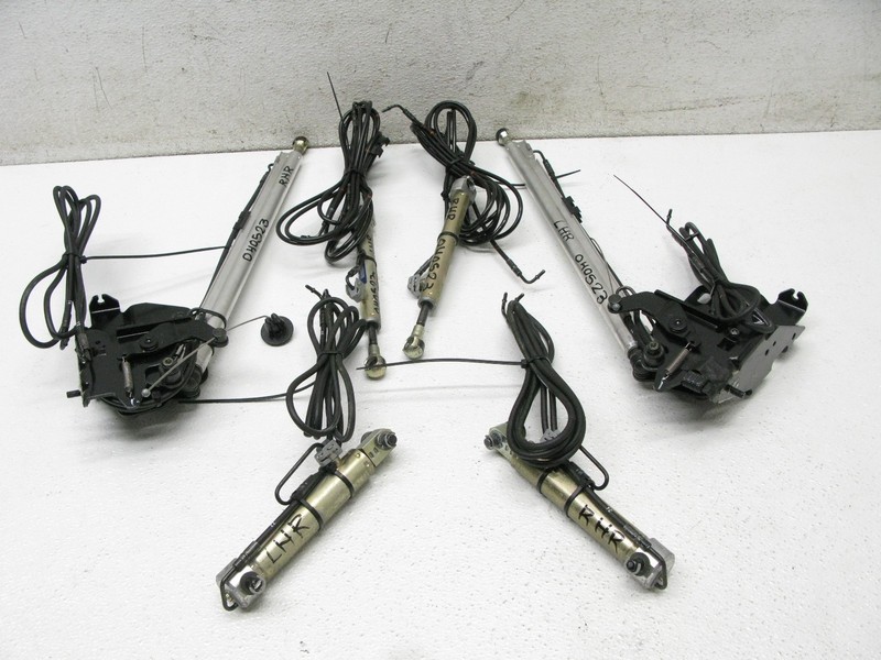 04-10 BMW E64 650i 645Ci M6 CONVERTIBLE TOP HYDRAULIC STRUT CYLINDER SET 040523