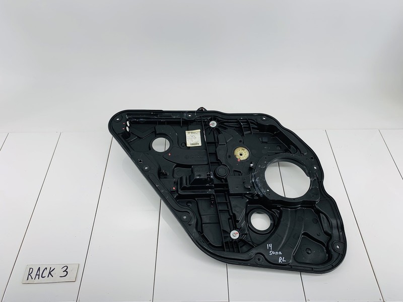 11-15 HYUNDAI SONATA REAR LEFT DRIVER SIDE WINDOW REGULATOR & CARRIER OEM