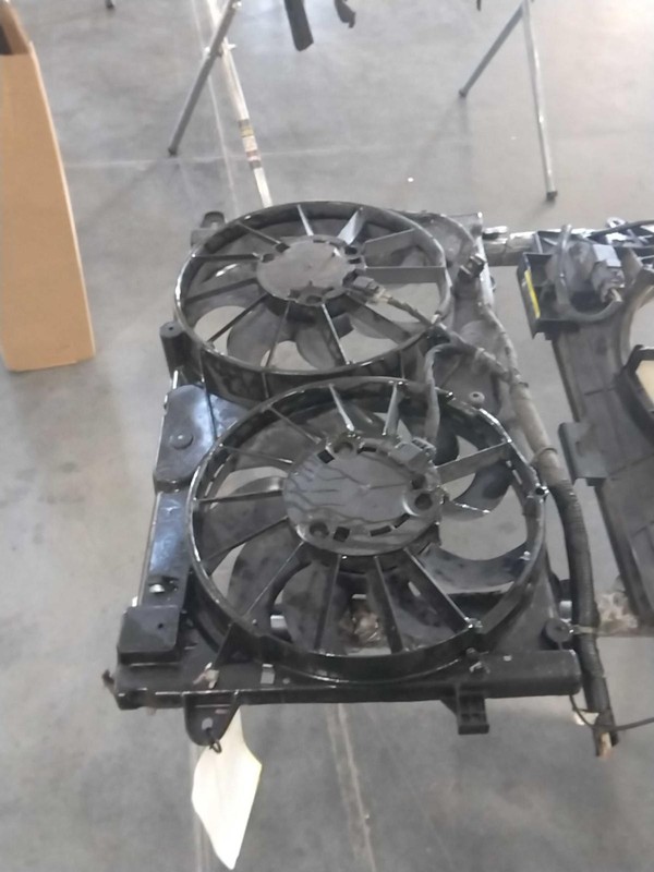 2014 Chevrolet Malibu Engine Cooling Fan Motor OEM Black Cracked Housing