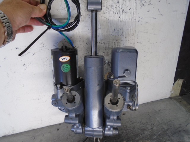 USED 6G5-43800-02-EK Yamaha 115-130-150-200 Outboard Power Tilt/Trim Unit Assy