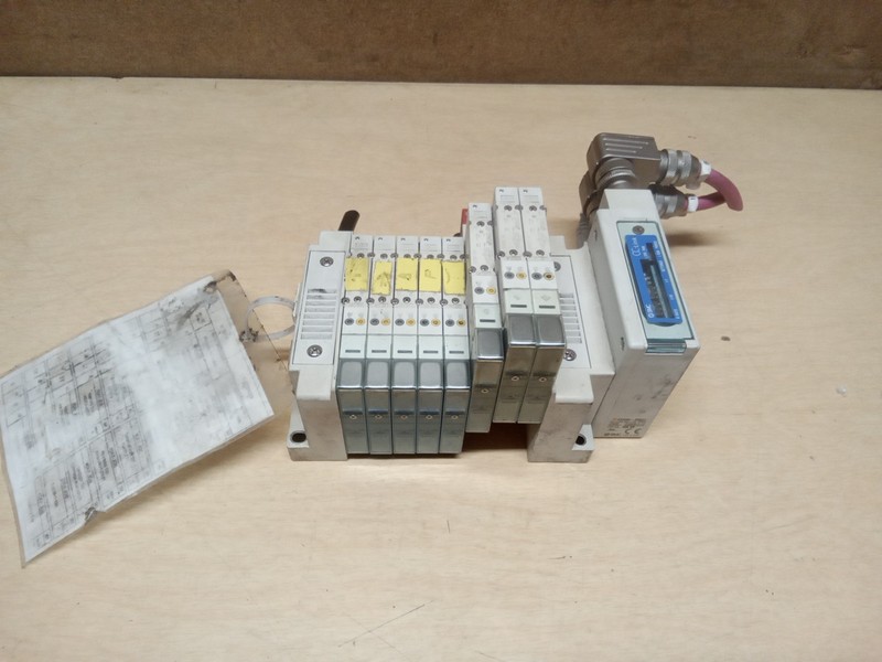 SMC 8 Station Block W/ (8) SY3201-5U1 Solenoid Valves & EX260EX26-SMJ1 Interface