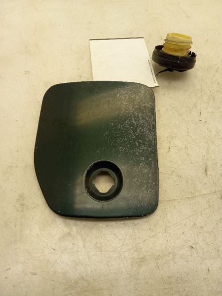 00 01 02 03 04 Toyota Tacoma Fuel Filler Door GRN-6Q7