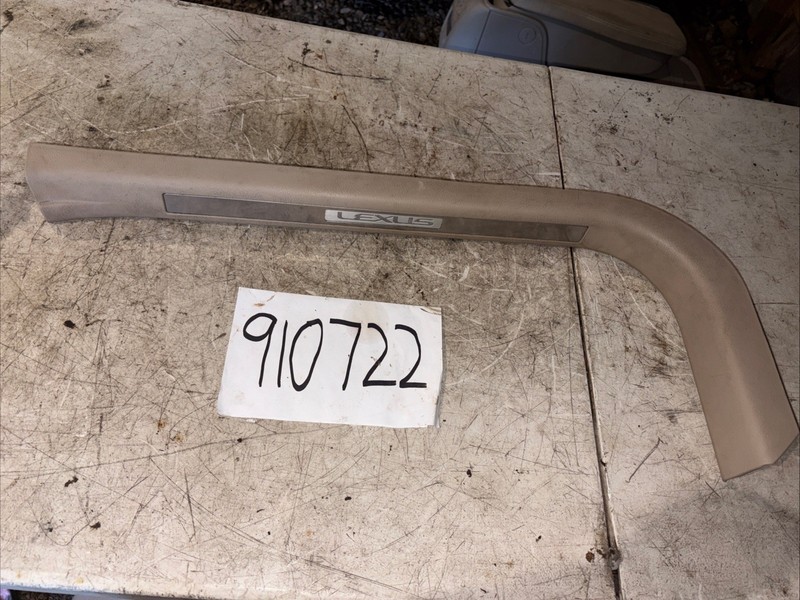 2004-2008 Lexus RX350 Front Right side door sill scuff plate cover Lighted Trim