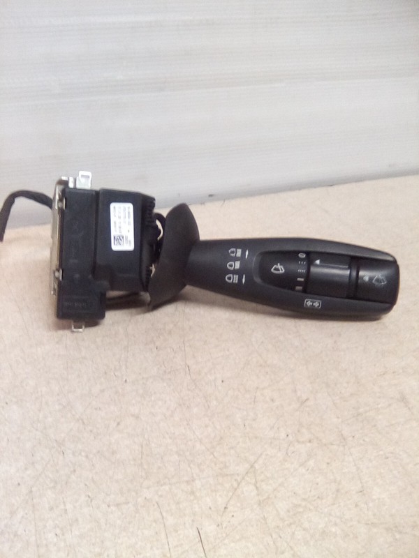 Freightliner 06-89334-003 Multi-Function Turn Signal/ Wiper Switch