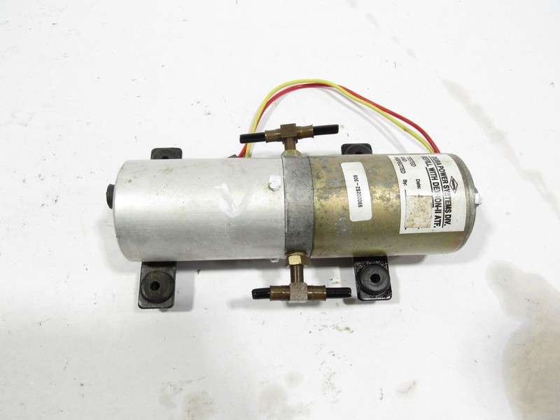 99-04 Ford Mustang GT 1999 Convertible Top Hydraulic Roof Lift Motor Assembly |