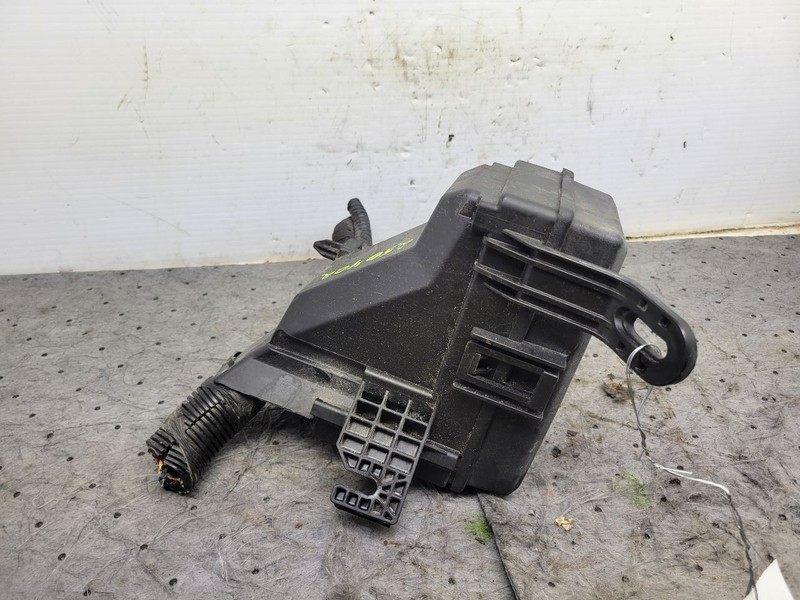 Fuse Junction Box Engine Fits 14-19 FIESTA 1674463