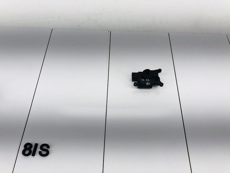 15-20 AUDI A3 QUATTRO CENTER DASHBOARD HVAC AIR FLAP DOOR ACTUATOR MOTOR OEM