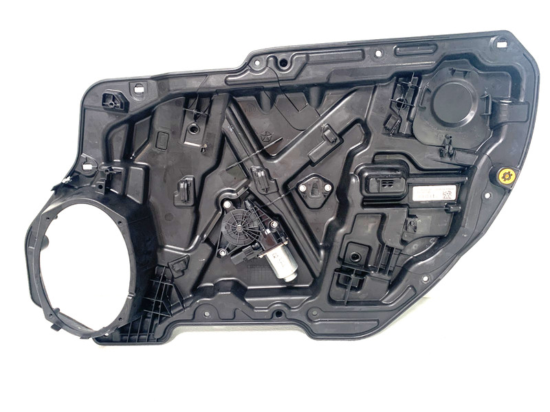 15-22 CHRYSLER 300 FRONT RIGHT SIDE DOOR WINDOW REGULATOR CARRIER OEM #A0.20