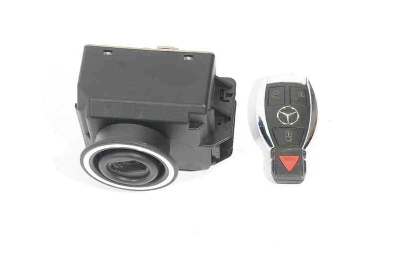 2010 - 2013 MERCEDES BENZ E350 W212 Ignition Switch Module w Key OEM