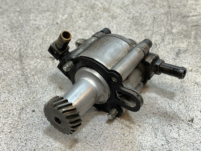 96 Harley Davidson XL 1200 Sportster Engine Motor Oil Pump 26487-90 H-D XL1200