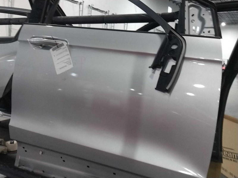Ford Edge 2018 Right Front Door SILVER 102251 4278