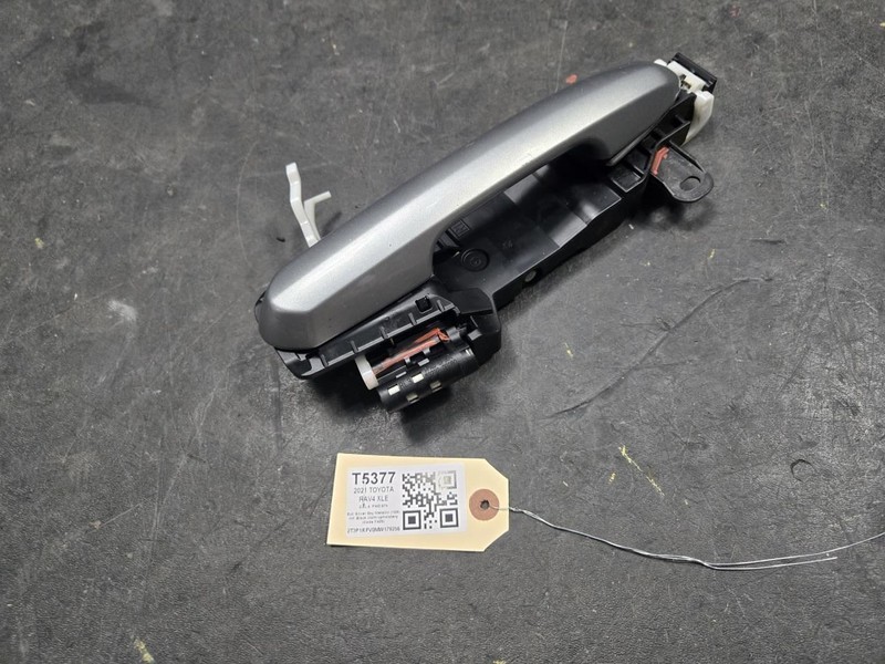 Rear Left Door Outside Handle 2021 Toyota RAV4 69211-0R070-B0 2019 2020 - 2025