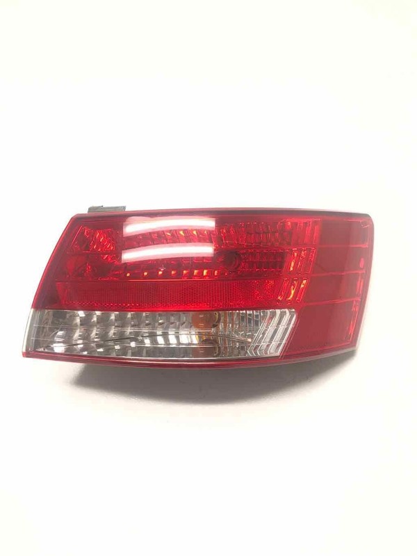 2006 - 2008 Sonata 4dr RH Passenger Side Tail Light Oem# 924020A0 Lite Scratches