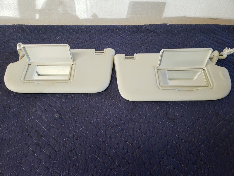 2013-2018 FORD FOCUS SEDAN FRONT LEFT & RIGHT SUN VISOR W/ LIGHT MIRROR SET OEM