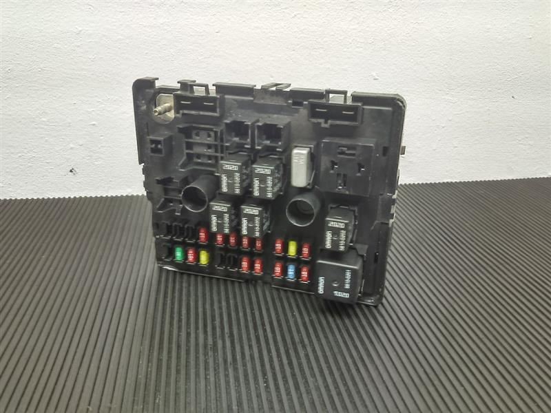 03-07 GMC Savana Interior Fuse Relay Box OEM 25760824