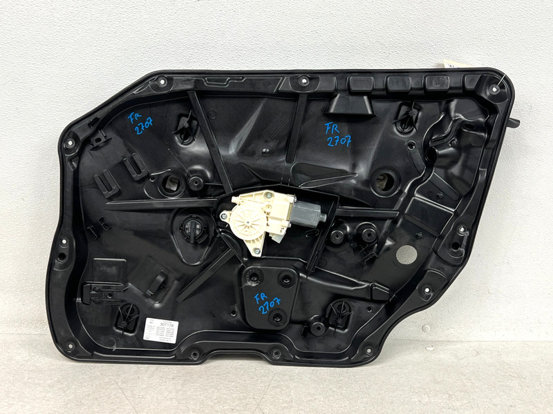 ⭐14-17 MERCEDES-BENZ S550 FRONT RIGHT DOOR WINDOW REGULATOR CARRIER OEM LOT2707