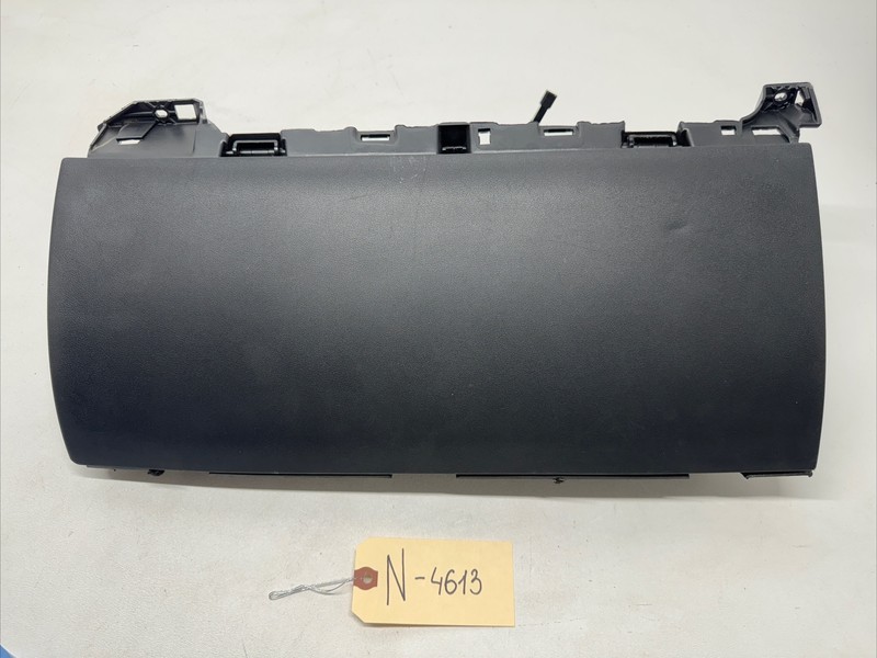 2018-2022 TESLA MODEL 3 OEM DASHBOARD GLOVE BOX glovebox 1083331-00-A 4613 U15