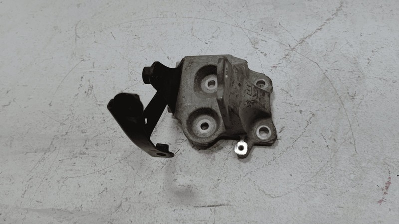 2019-2024 Toyota RAV4 2.5L Engine Rear Mount Bracket OEM