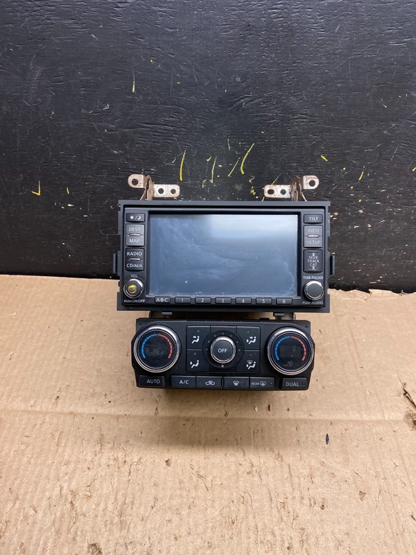 2007 to 2009 Nissan Altima Radio Cd Mp3 Player AUX Climate Control Y7780 DG