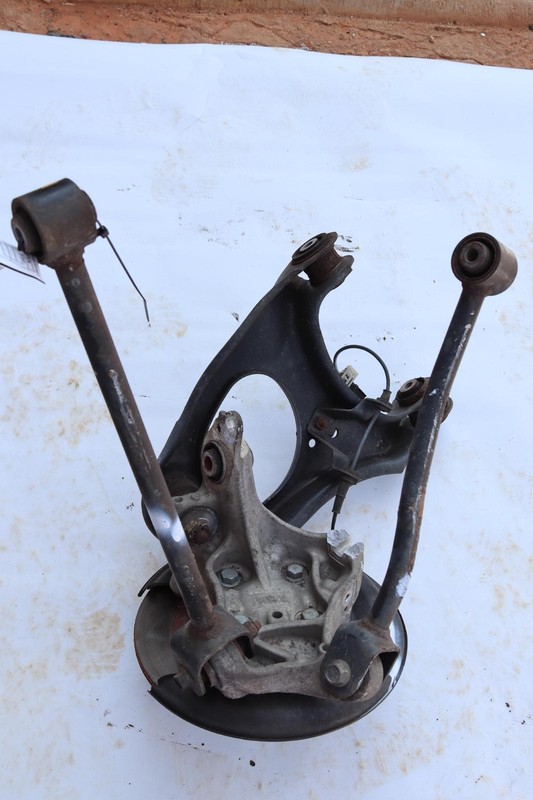 2013-2015 HONDA ACCORD 3.5L SEDAN REAR LEFT SIDE SPINDLE KNUCKLE HUB W/ ARMS OEM