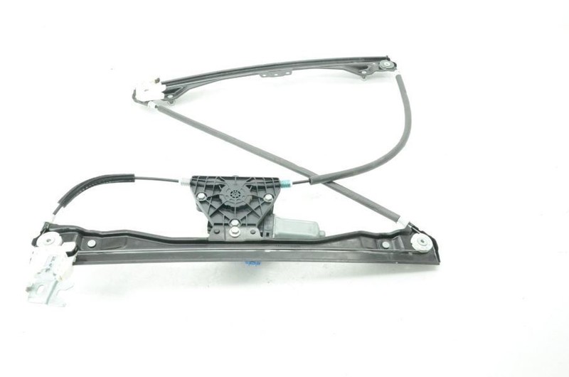 2017-2019 Nissan Titan 5.6 Passenger Right Front Door Window Regulator and Motor
