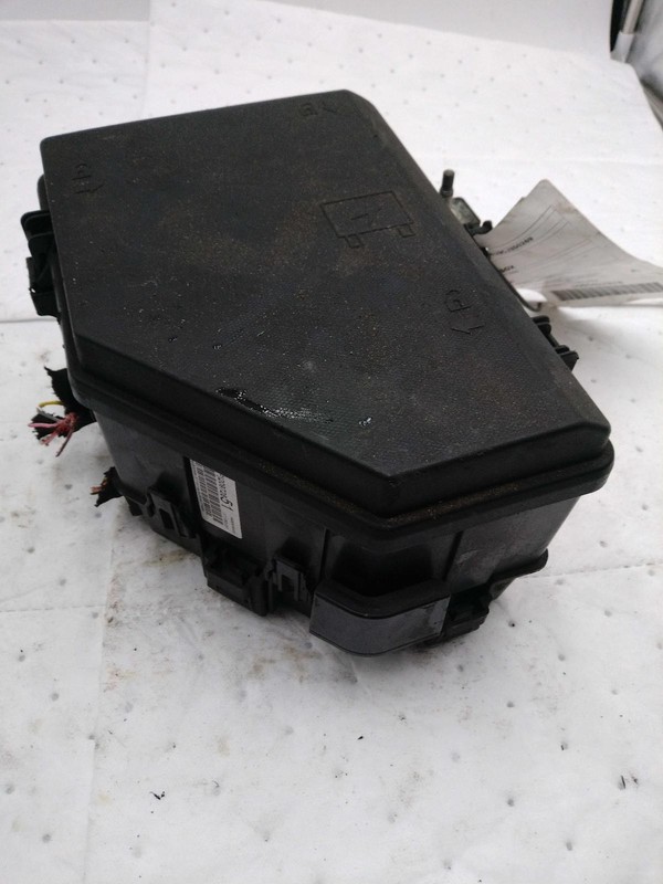2012 Chevrolet Traverse Fuse Box OEM 20972850 20972855 Black 115K Miles