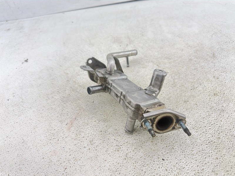 2010 - 2015 TOYOTA PRIUS ENGINE MOTOR EGR VALVE COOLER25601-37010 OEM
