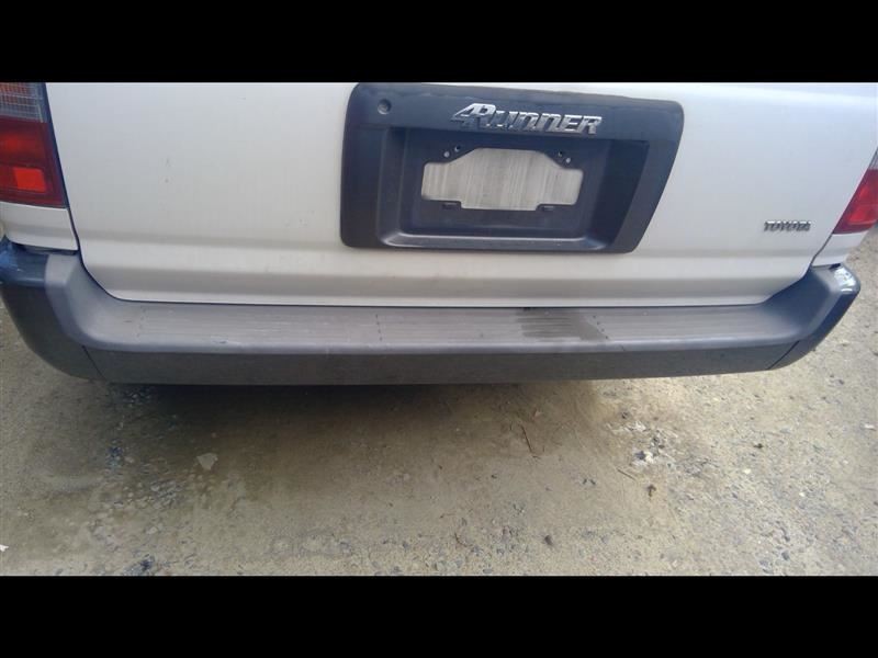 96 97 98 TOYOTA 4 RUNNER REAR BUMPER PAINTED WHT-056 SCRATCHES