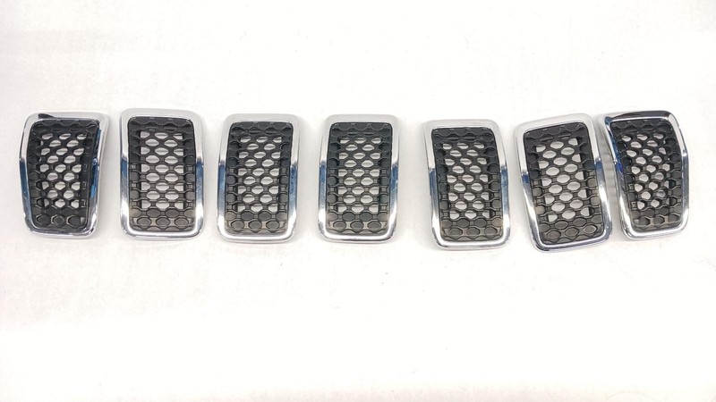 19-'23 JEEP CHEROKEE Set of 7 upper Grille chrome inserts OEM Grade A!
