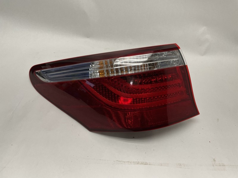 2008 - 2009 LEXUS LS600H - LH LEFT DRIVER SIDE OUTER TAIL LIGHT LAMP OEM