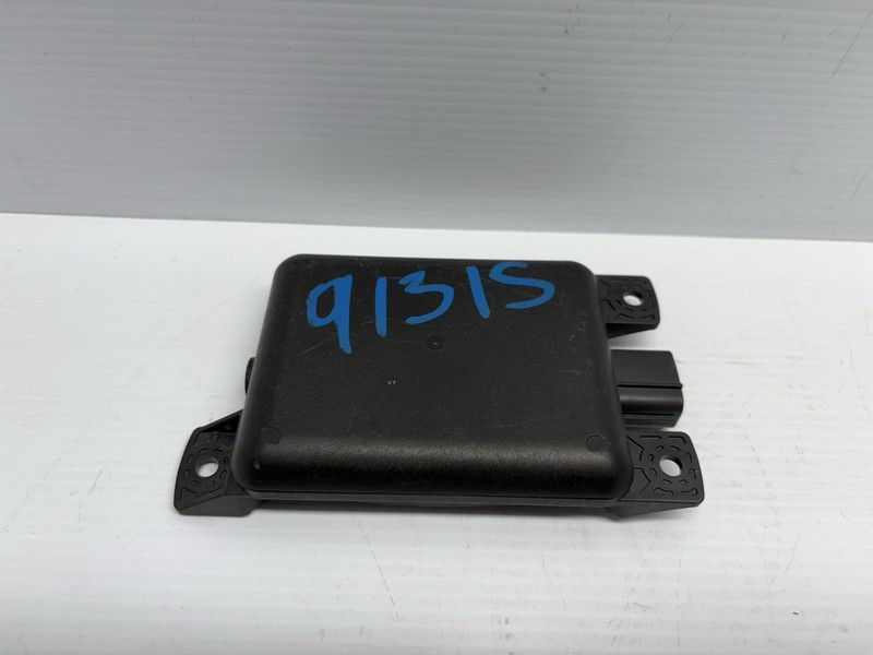2016 2017 2018 Hyundai Elantra Right Blind Spot Alert Radar Sensor 95821F2001