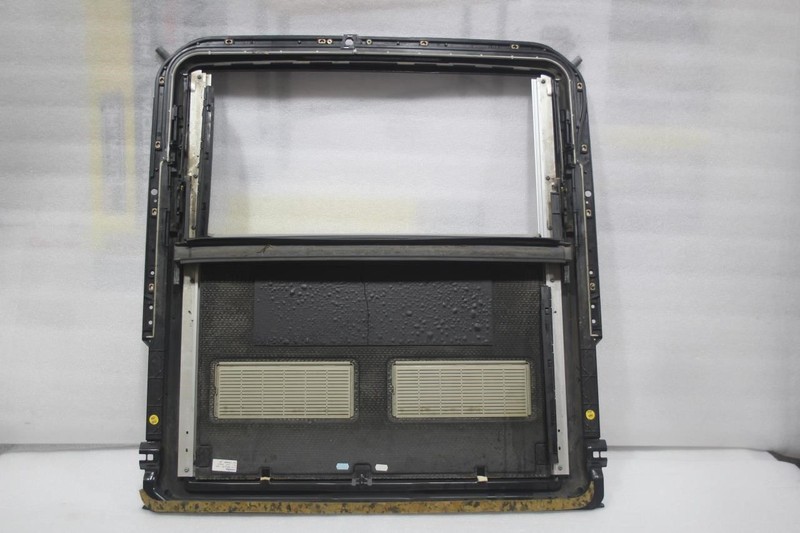 2003 2004 2005 2006 MERCEDES CL500 CL600 C215 SUNROOF TRACK FRAME WITH SHADE