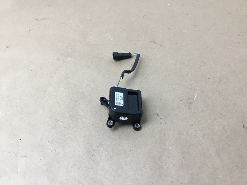 Maserati Coupe GT 2003 Air Damper Actuator 02-06 ;:Y