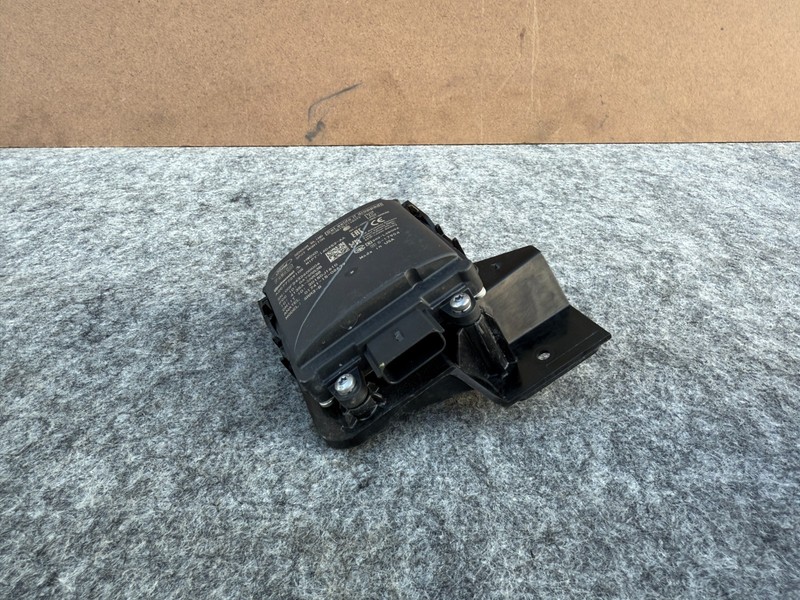 FORD BRONCO SPORT 21-25 OEM RIGHT PASSNGER BLIND SPOT MODULE WITH BRACKET ASSY