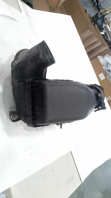 2017 Acura MDX Air Cleaner Assembly OEM 172115J6A10 Used 113K Miles Silver