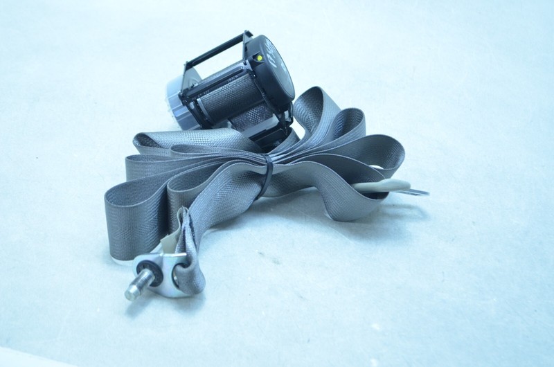 16-19 NISSAN SENTRA REAR MIDDLE CENTER SEAT BELT RETRACTOR OEM