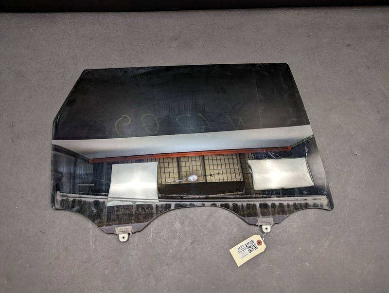 Rear Right Door Window Glass 2019 Nissan Pathfinder 82300-3KA1A 2013 - 2018 2020