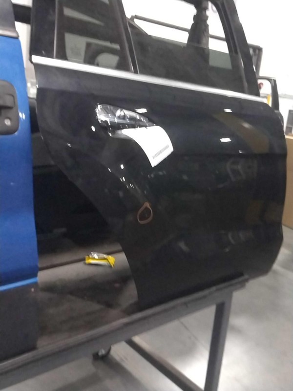 2015 Mercedes-Benz GL-Class Rear Right Door Black 4DR SUV 2 Dings 107946