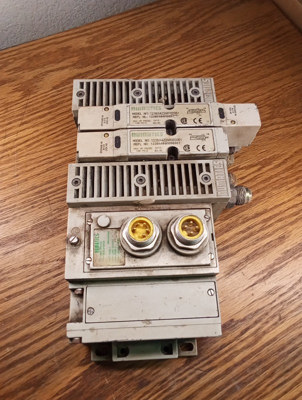 Numatics Manifold Block 123BB4Z2MN0061/123BA422MN00061