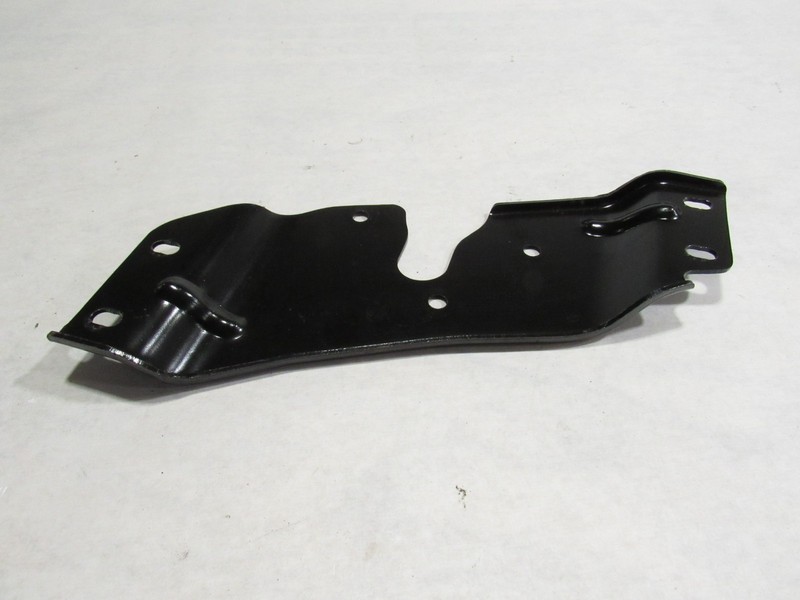 20-23 McLaren GT 2021 Left Driver Door Latch Support Mount Bracket ;@1