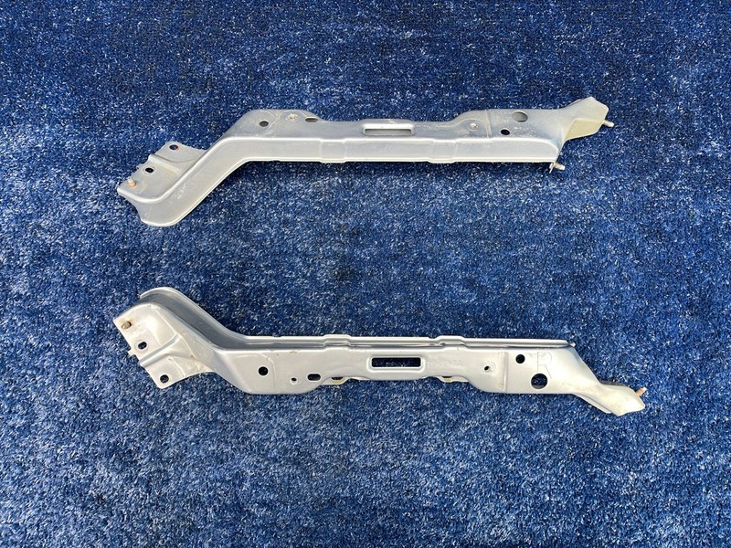 2007–2013 Toyota Tundra Front Bumper Mounting Brackets Left Right Set OEM