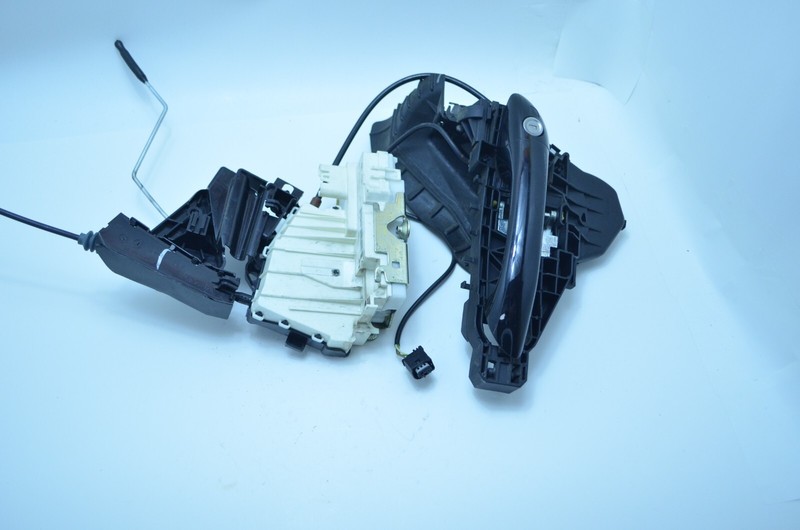 06-11 MERCEDES W164 ML350 FRONT LEFT DRIVER SIDE DOOR HANDLE W LOCK OEM