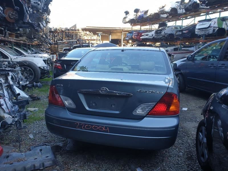 00 01 02 03 04 TOYOTA AVALON XLS REAR BUMPER GREEN-6M3