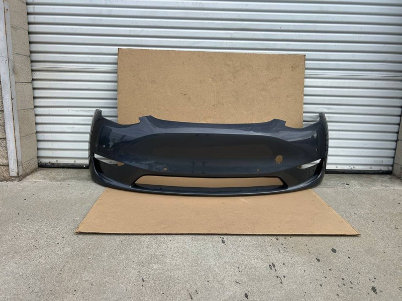 ✅OEM Tesla Model Y Front Bumper Cover1493745-00-A 2020 - 2023 w/crack