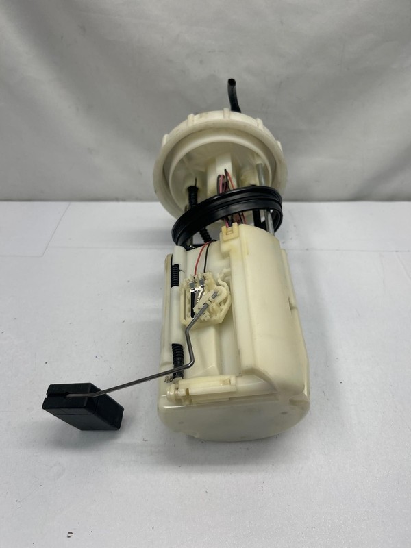 2008 to 2010 Dodge Avenger fuel pump assembly 3.5L FWD