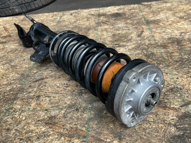 12-16 BMW F10 528 XDRIVE Front Right Passenger Shock Absorber Strut Spring OEM ✅